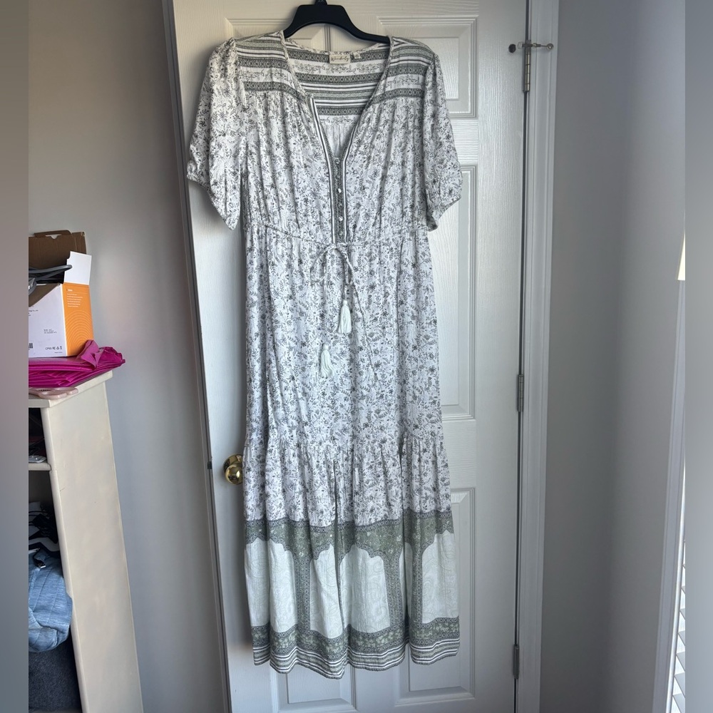 Wonderly White and Sage Boho Floral Maxi Dress